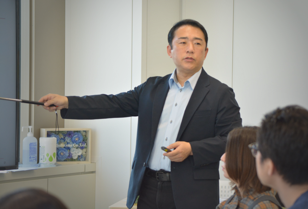 PM 研修で登壇する講師（PMP 保有）